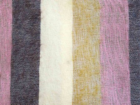 stofdetail deken-plaid wolmix/katoen-6 gemêleerd oker/roze/bruin streep
