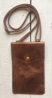 tasje telefoon leer 3- metallic cognac