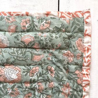 UITVERKOCHT - deken quilt eenpersoons reversible blockprint 4- groen-koraal roze/ brique