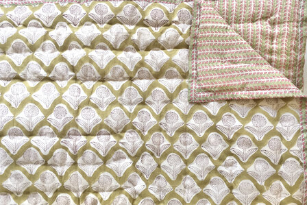 UITVERKOCHT- deken quilt eenpersoons reversible blockprint 8- khaki-rood/roze-groen