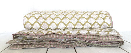 UITVERKOCHT- deken quilt eenpersoons reversible blockprint 8- khaki-rood/roze-groen