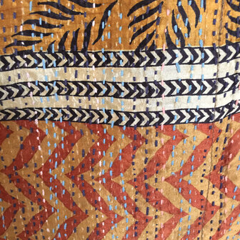 VERKOCHT- jacket kantha oversized recycled silk 10- spirals and leaves