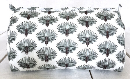 toilettas blockprint soft  in 3 maten -distelblauw maat M