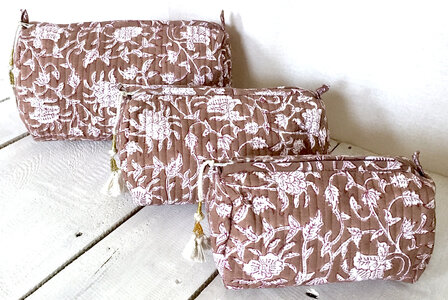 toilettas blockprint met kwastjes in 3 maten - roest rood maat M