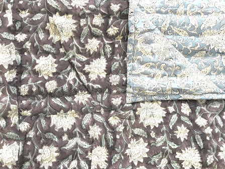 SORRY,  AL WEER UITVERKOCHT- deken quilt tweepersoons reversible blockprint 12- oud paars/sky blue