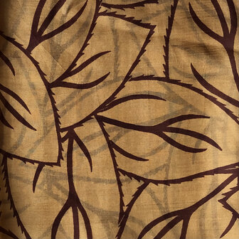 sjaal smal- zijde  met print leaf brown