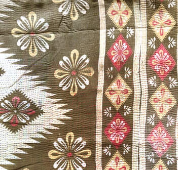  kussen pick-up 4  -vintage quilt met 2 hengsels khaki groen/roze