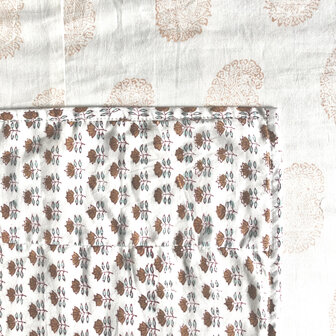 quilt zomer reversible dun-sprei 2 pers. 8- wit paisley/mini lotus bruin