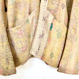 GERESERVEERD- jasje kantha quilt 4- goud beige/roze pastel- geborduurd
