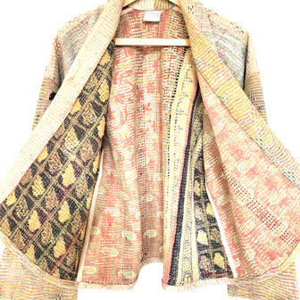 GERESERVEERD- jasje kantha quilt 4- goud beige/roze pastel- geborduurd