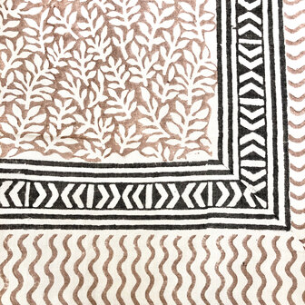  sjaal/pareo/sarong voilekatoen met hand-blockprint ethnic 16- licht roestbruin/zwart