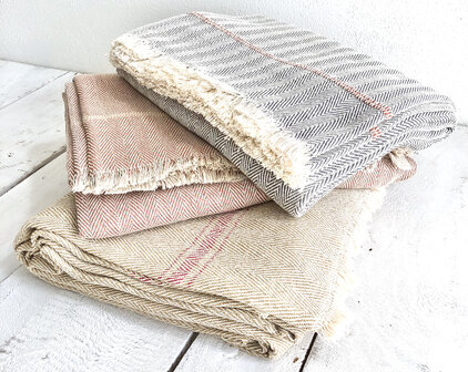 deken-plaid handgeweven katoen 3- steen rood met oker bies