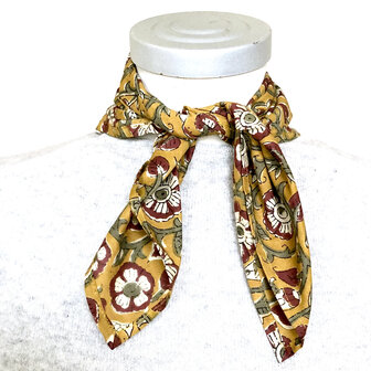 sjaaltje/zakdoek katoen vierkant 3- caramel/ rood/legergroen gebloemd