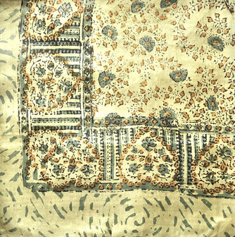 sjaal zijde vierkant met blockprint 7- goudgroen/bruin gebloemd