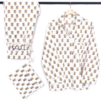 pyjamaset blockprint katoen 1- wit met gele bloemen
