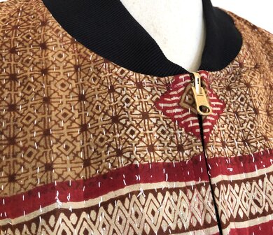 VERKOCHT- bomberjack vintage kantha 4- rood-beige-bruin