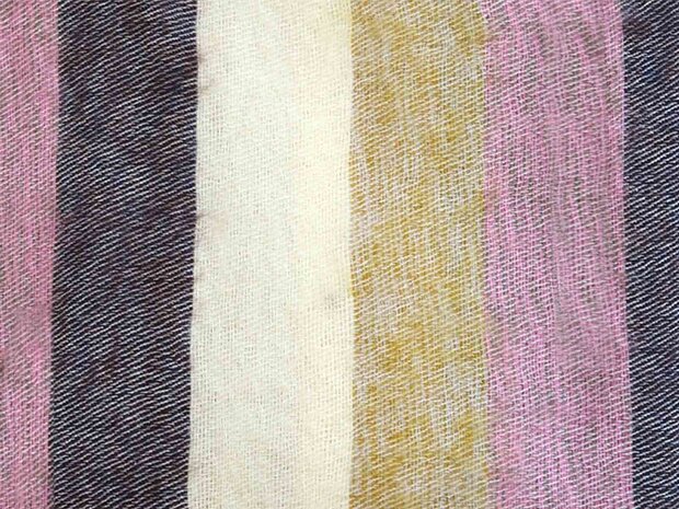 stofdetail deken-plaid wolmix/katoen-6 gemêleerd oker/roze/bruin streep