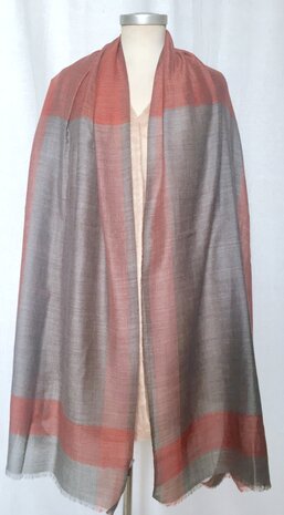 sjaal merinowol/zijde jacquard 1- antraciet/terra