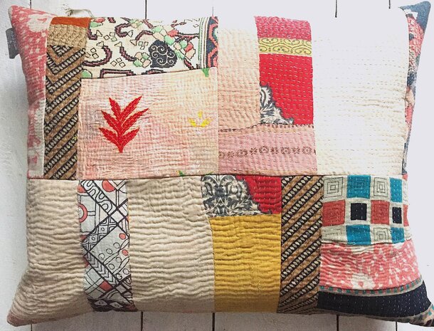 VERKOCHT- sierkussen 70x50 vintage 2 - patchwork 