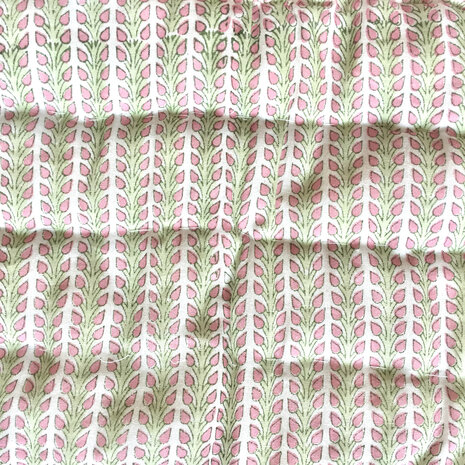 UITVERKOCHT- deken quilt eenpersoons reversible blockprint 8- khaki-rood/roze-groen