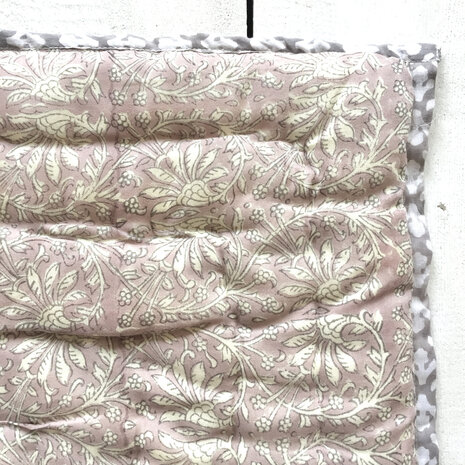 deken quilt eenpersoons reversible blockprint 12- oud paars/grijs-wit