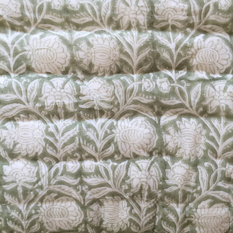 UITVERKOCHT- deken quilt tweepersoons reversible blockprint 2-grijs-groen/lotus beige 