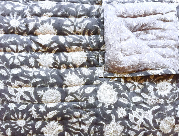 UITVERKOCHT- deken quilt tweepersoons reversible blockprint 15-anthraciet /lavendel