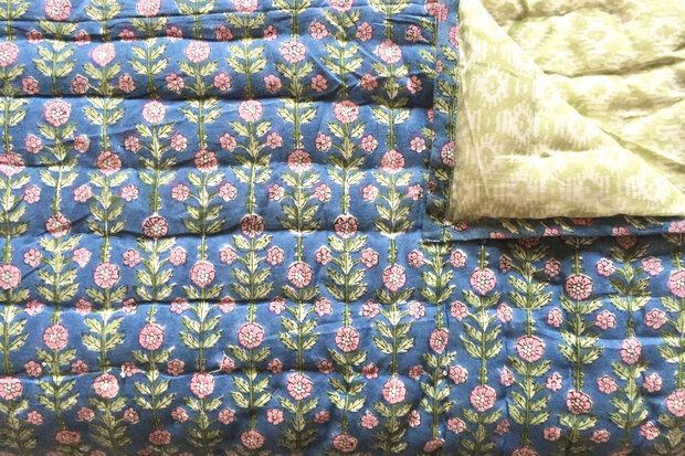 deken quilt kind reversible blockprint 6- folklore blauw-roze/ l.groen