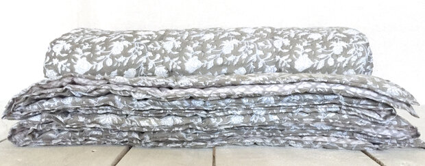 UITVERKOCHT- deken quilt eenpersoons reversible blockprint 15- taupe-blauw/grijs
