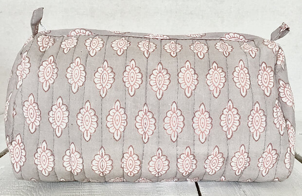 ALLE MATEN UITVERKOCHT-toilettas blockprint soft  in 3 maten -licht grijs/roze 