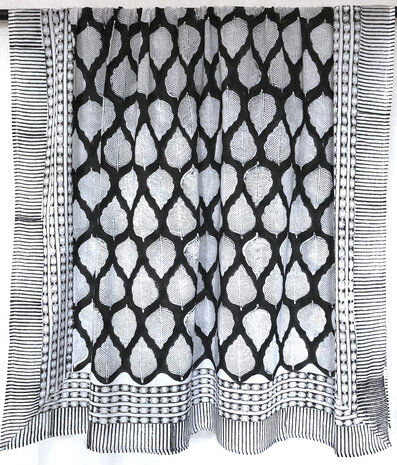 pareo/sarong/sjaal voilekatoen met hand-blockprint 17- black leaves
