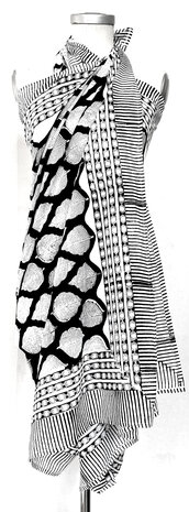 pareo/sarong/sjaal voilekatoen met hand-blockprint 17- black leaves