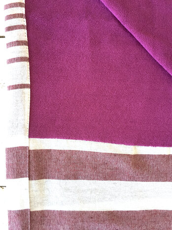 handdoek met badstof 2- streep donkerrood/roze