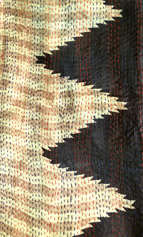 VERKOCHT- sjaal kantha zijde smal 1- graphic goud beige/zwart