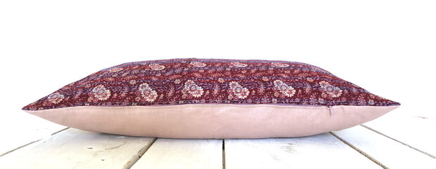 sierkussen vintage kantha silk 2- donkerrood/roze