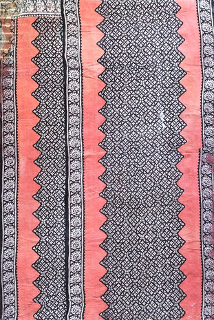 GERESERVEERD-quilt kantha vintage katoen 11- rood/zwart/beige bloem