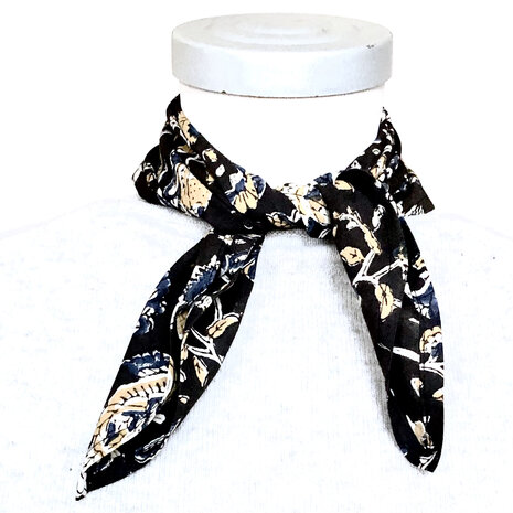 sjaaltje/zakdoek katoen vierkant 1- zwart/oker/blauw gebloemd