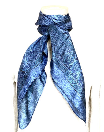 sjaal zijde vierkant met blockprint- 1 blauw gebloemd