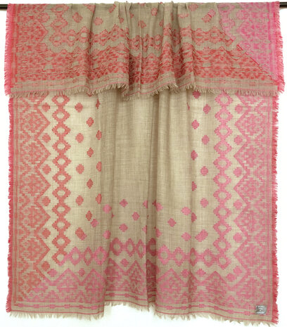 sjaal/omslagdoek merino vierkant XL met kelim motief 2- kelim jaquard