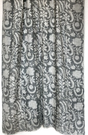 sjaal/omslagdoek hand block print  medium merino wol print 4- grijs