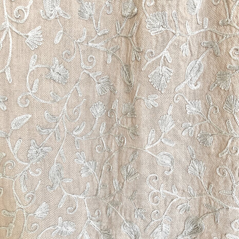 sjaal/omslagdoek wol etnic vintage Kashmir warm beige geborduurd