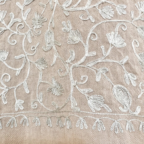 sjaal/omslagdoek wol etnic vintage Kashmir warm beige geborduurd