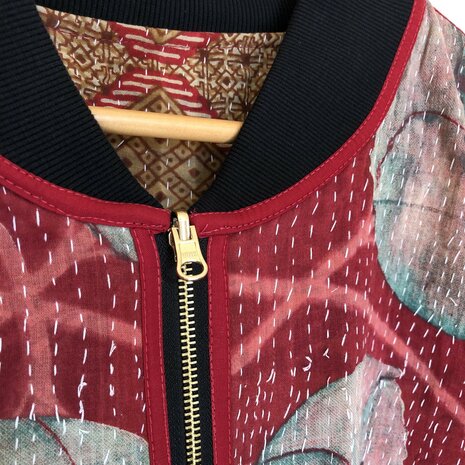 VERKOCHT- bomberjack vintage kantha 4- rood-beige-bruin
