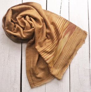 sjaal merinowol/zijde reversible ultra fijn 1 - ikat geel-hazelnootbruin/zand